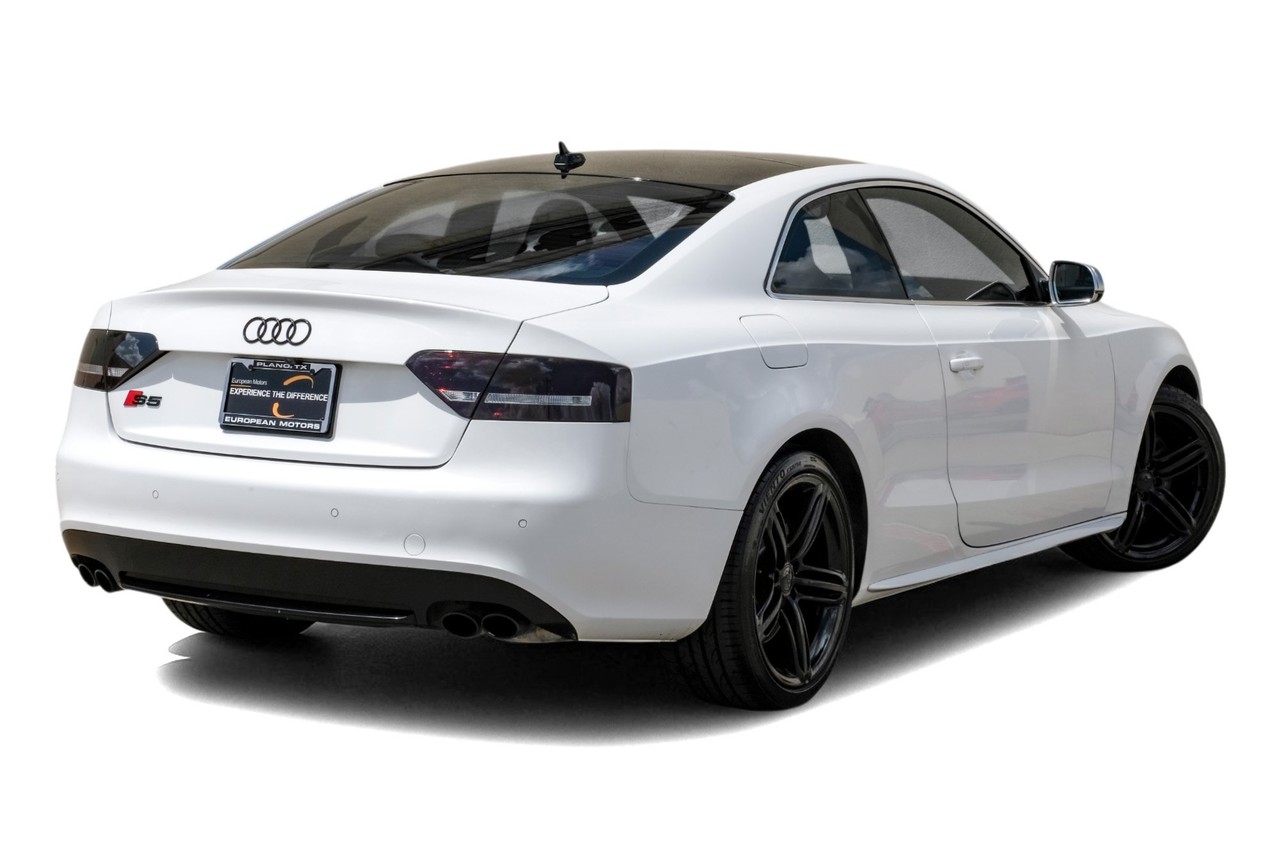 Audi S5 Vehicle Main Gallery Image 09