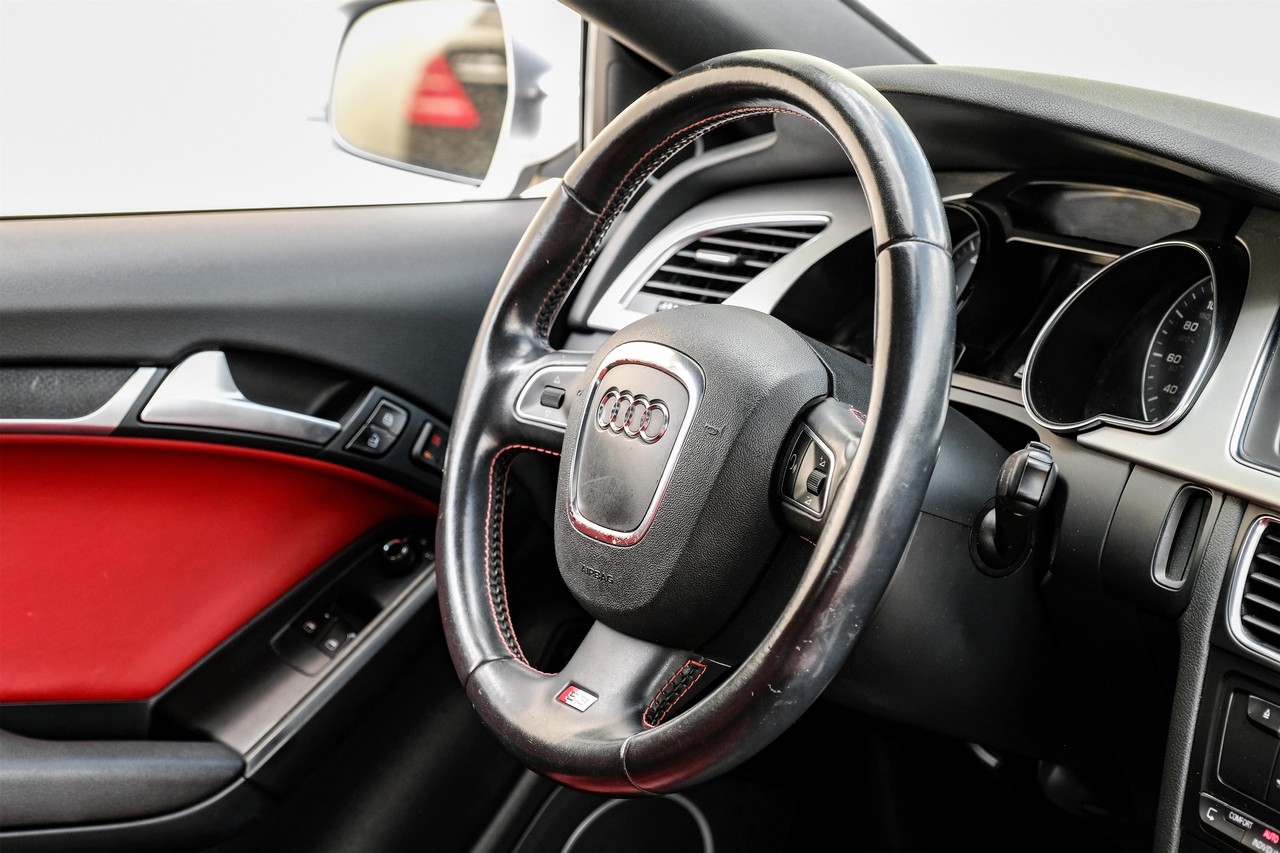 Audi S5 Vehicle Main Gallery Image 14