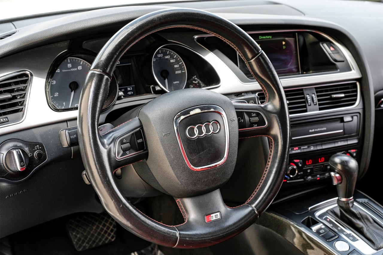 Audi S5 Vehicle Main Gallery Image 15