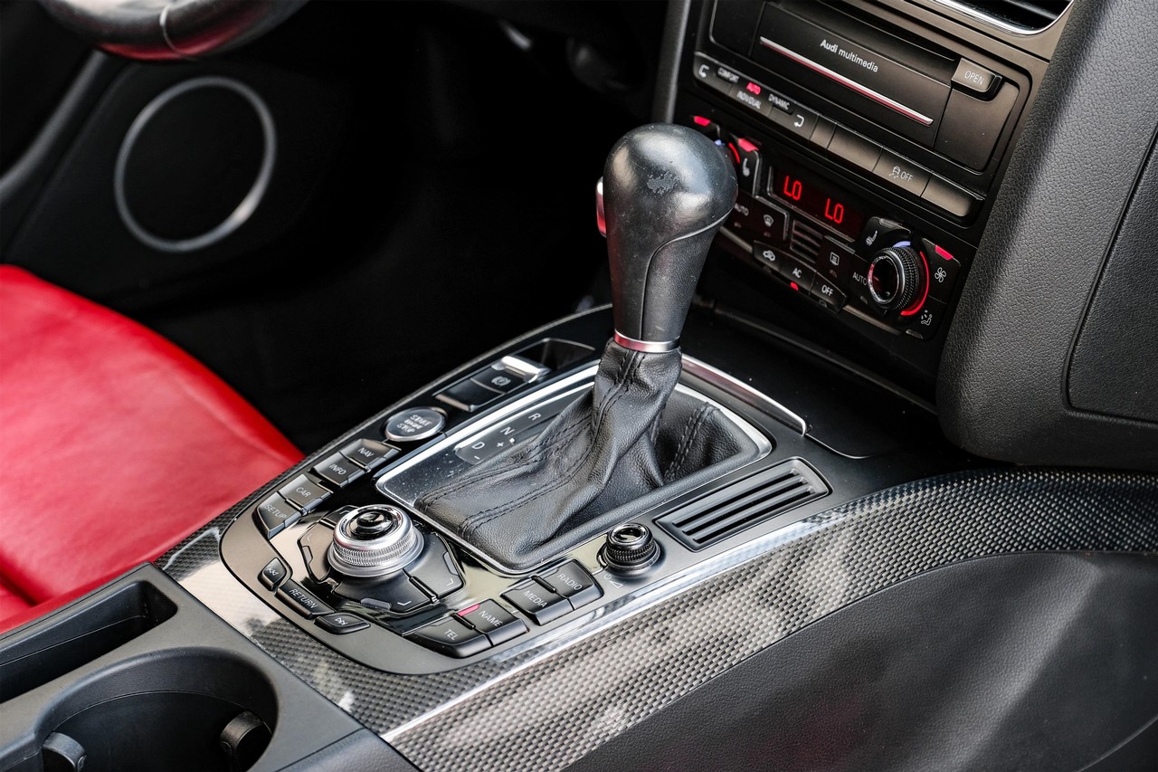 Audi S5 Vehicle Main Gallery Image 20