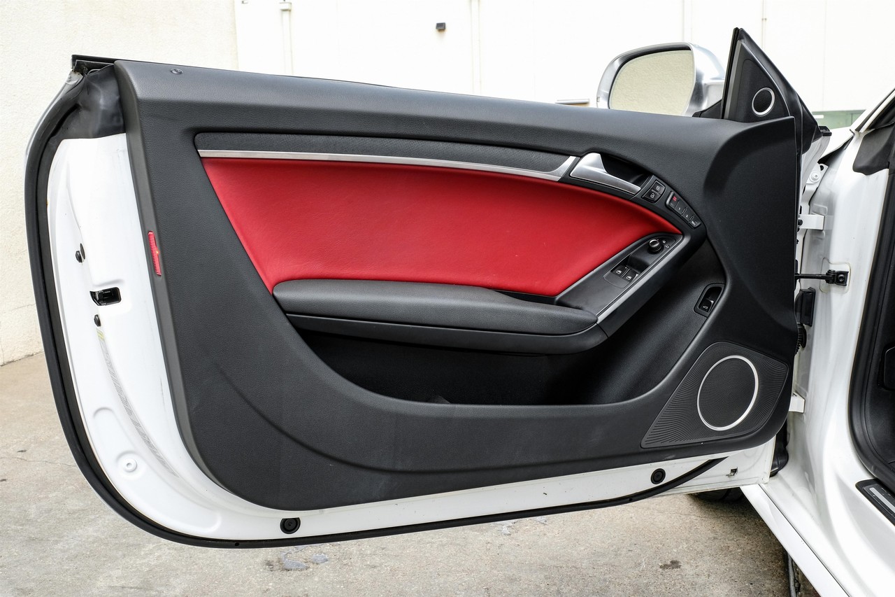 Audi S5 Vehicle Main Gallery Image 33