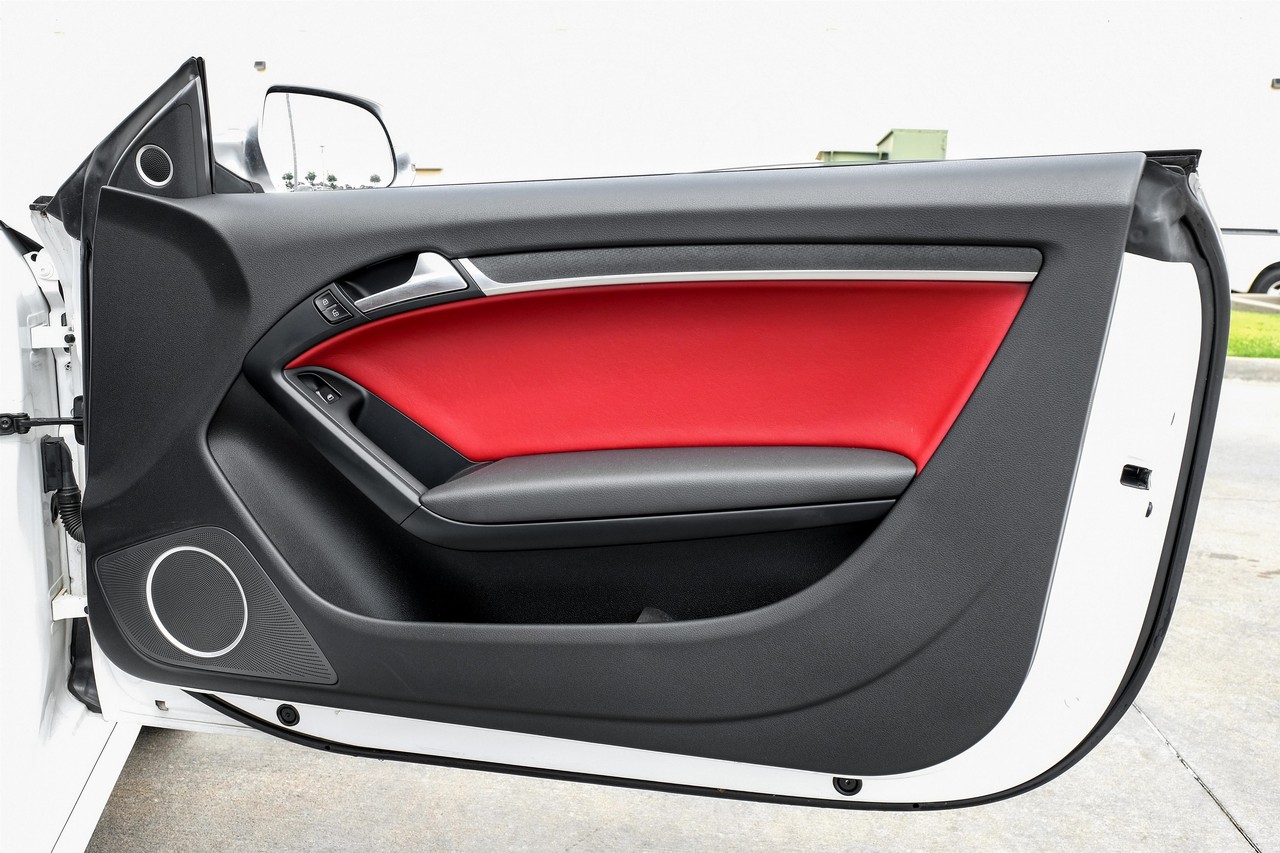 Audi S5 Vehicle Main Gallery Image 35