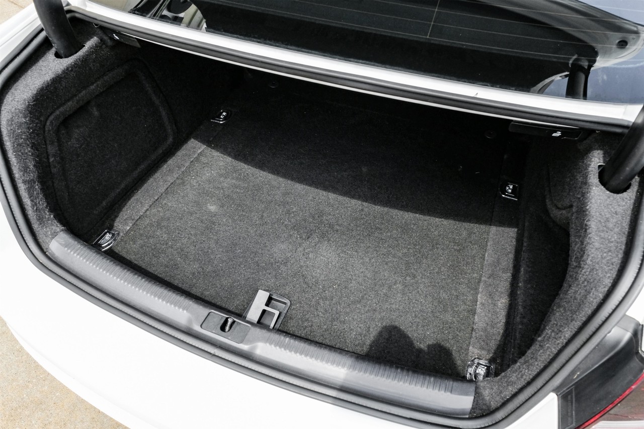 Audi S5 Vehicle Main Gallery Image 38