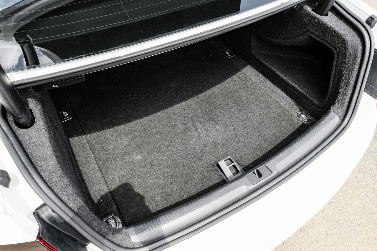 Audi S5 Vehicle Main Gallery Image 39