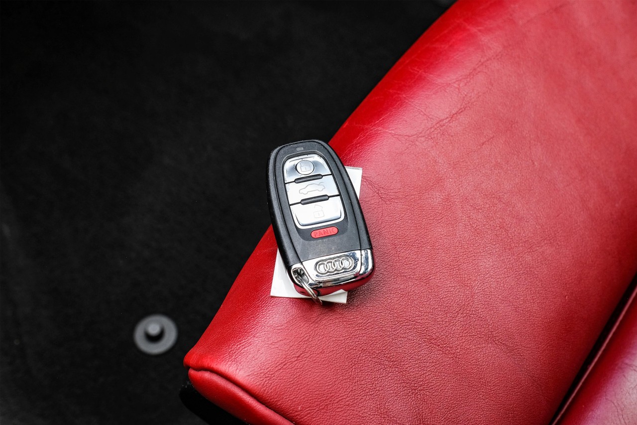 Audi S5 Vehicle Main Gallery Image 44