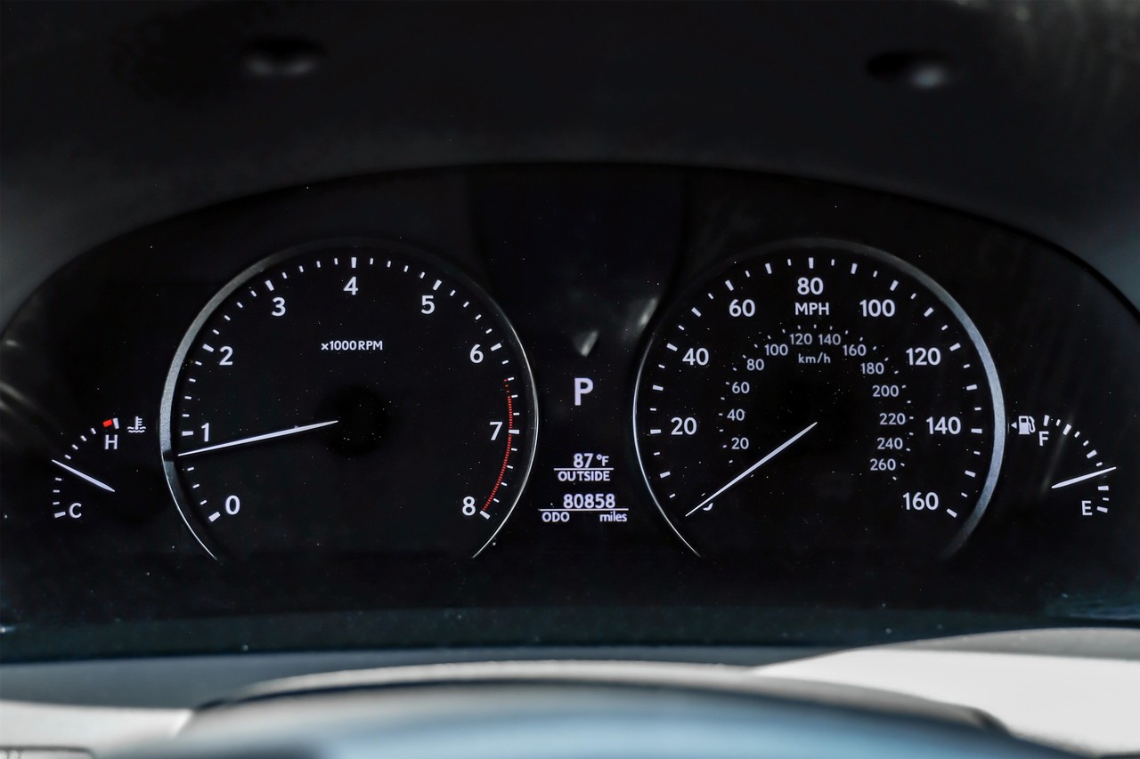 Lexus LS 460 Vehicle Main Gallery Image 22