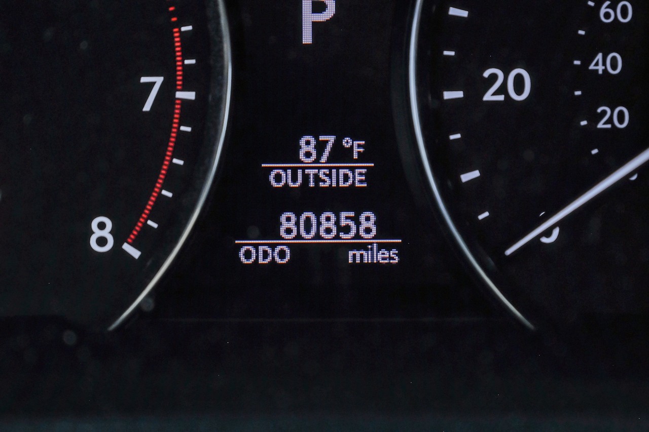 Lexus LS 460 Vehicle Main Gallery Image 23