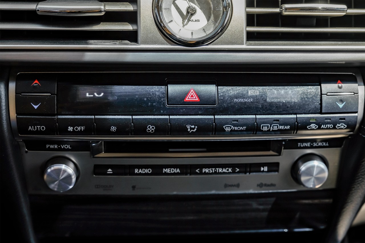 Lexus LS 460 Vehicle Main Gallery Image 27