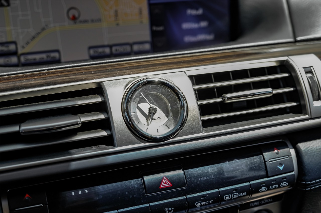 Lexus LS 460 Vehicle Main Gallery Image 28