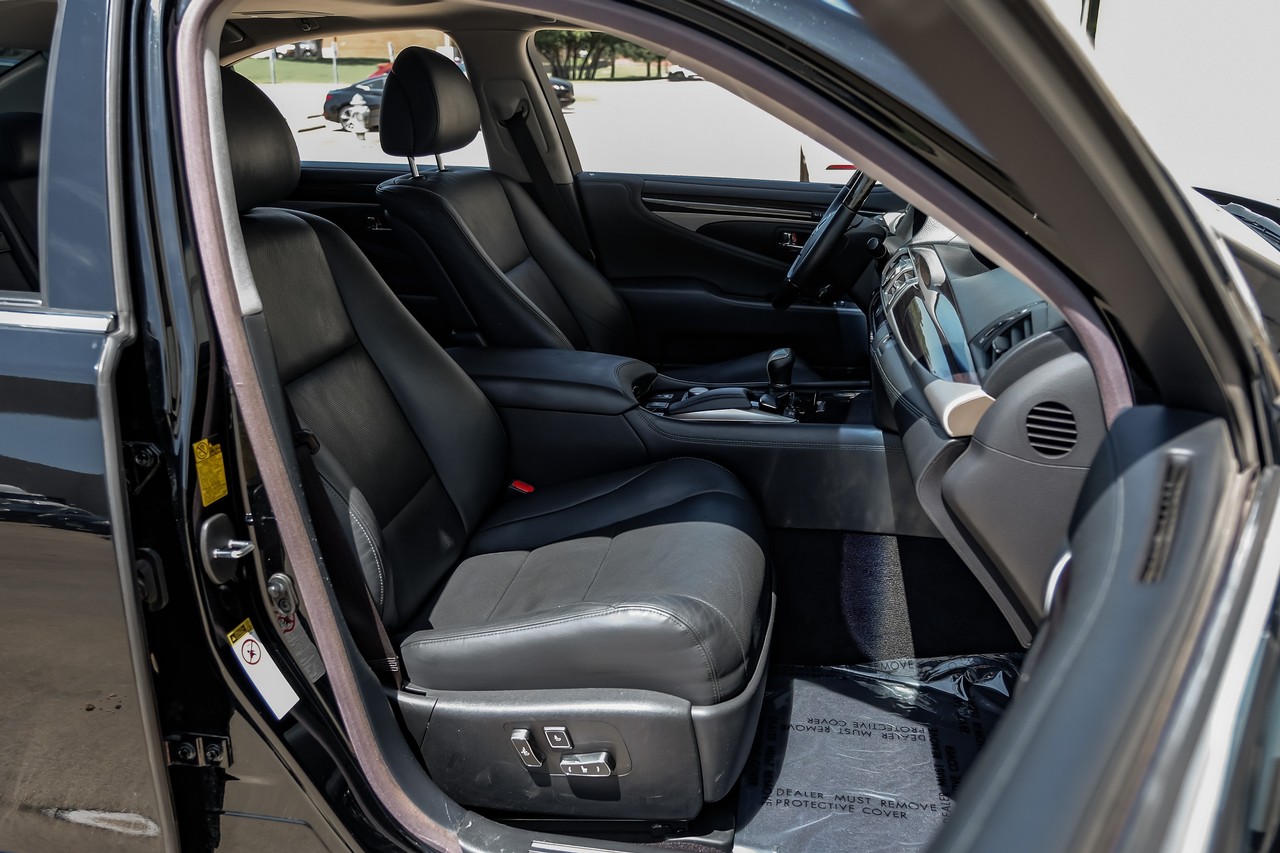 Lexus LS 460 Vehicle Main Gallery Image 30