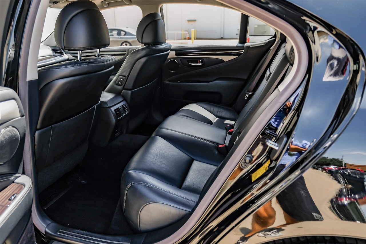 Lexus LS 460 Vehicle Main Gallery Image 33
