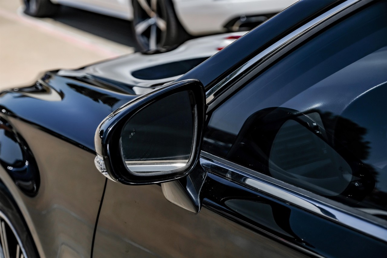 Lexus LS 460 Vehicle Main Gallery Image 34