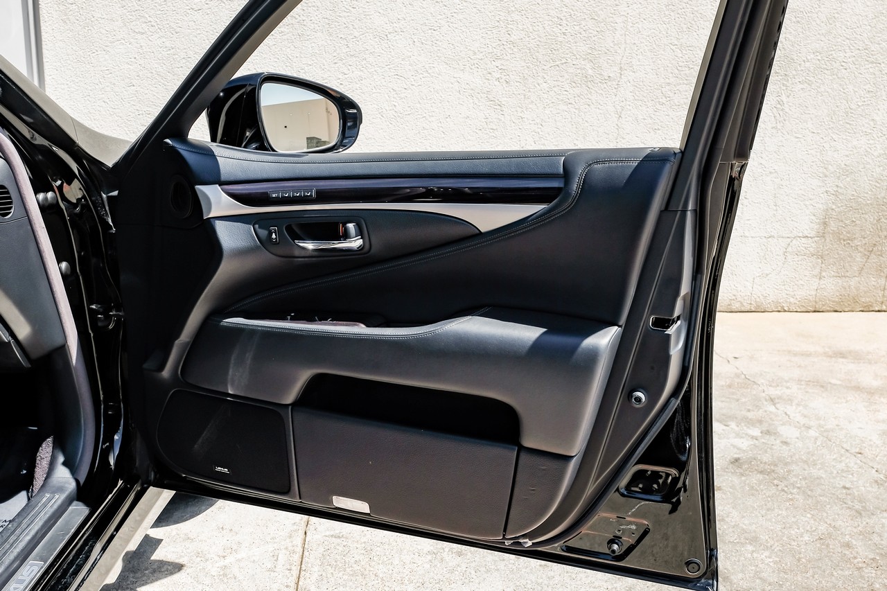 Lexus LS 460 Vehicle Main Gallery Image 39