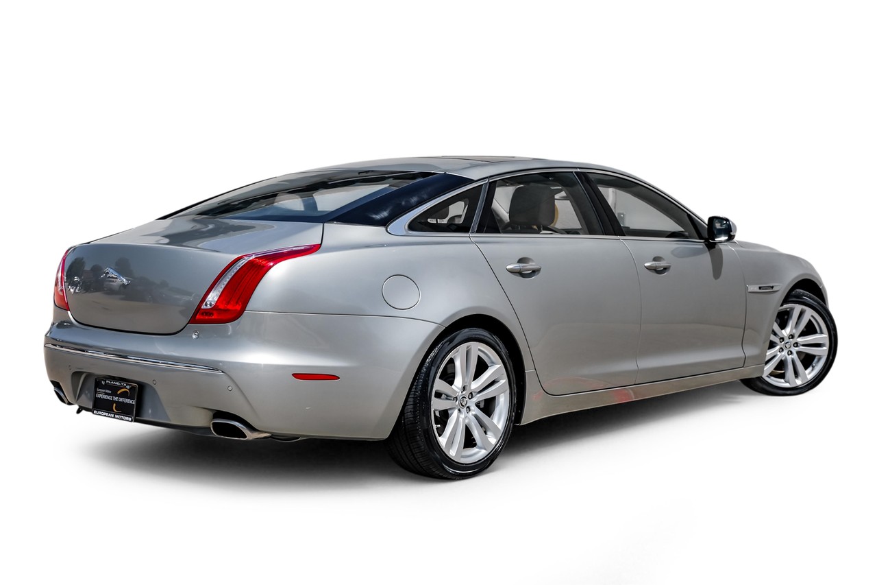Jaguar XJ Vehicle Main Gallery Image 09