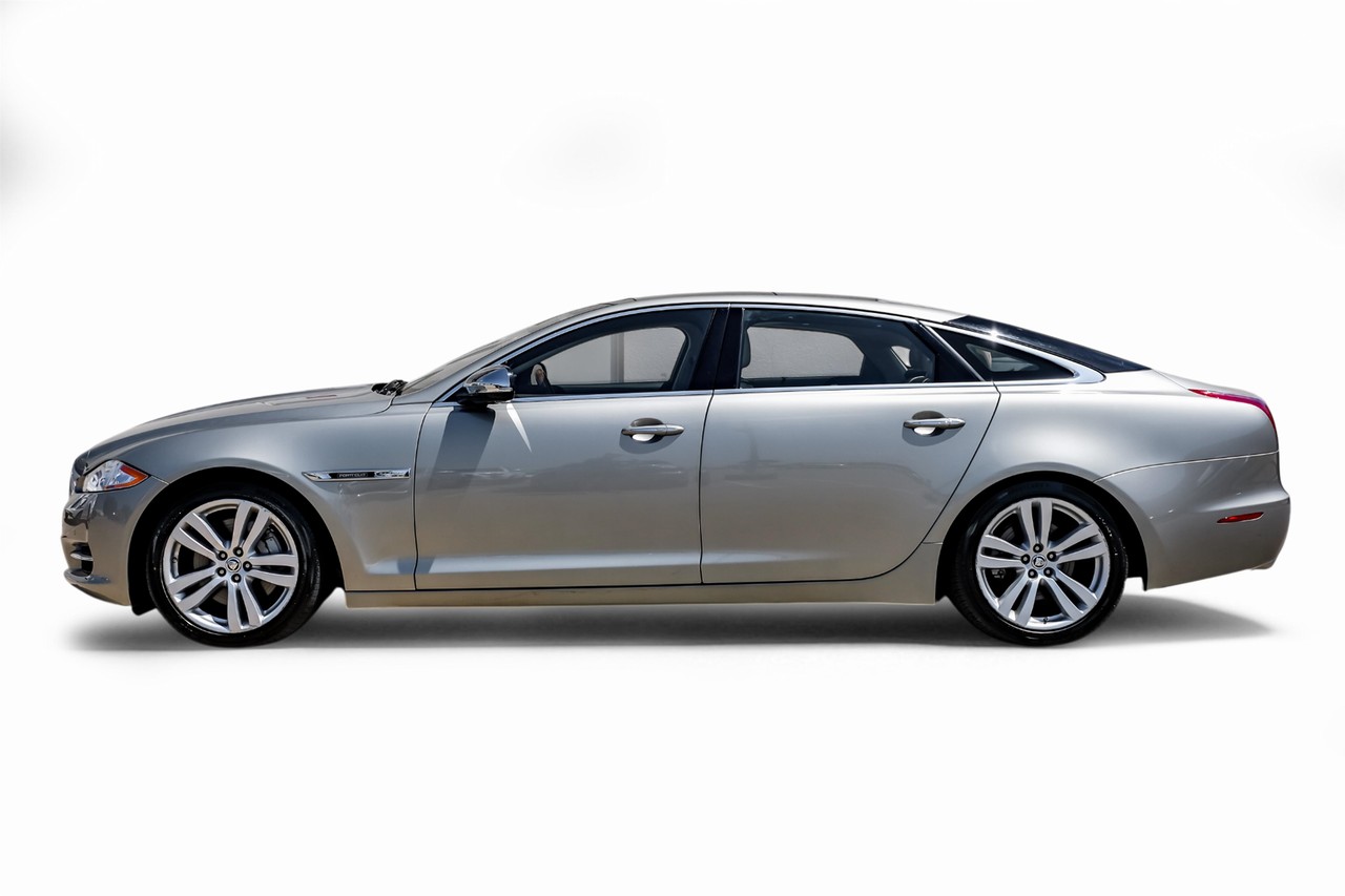 Jaguar XJ Vehicle Main Gallery Image 12