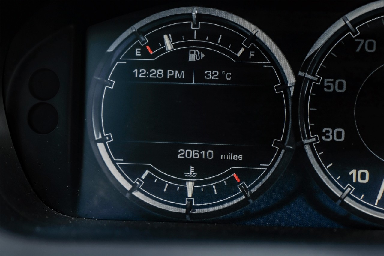 Jaguar XJ Vehicle Main Gallery Image 23