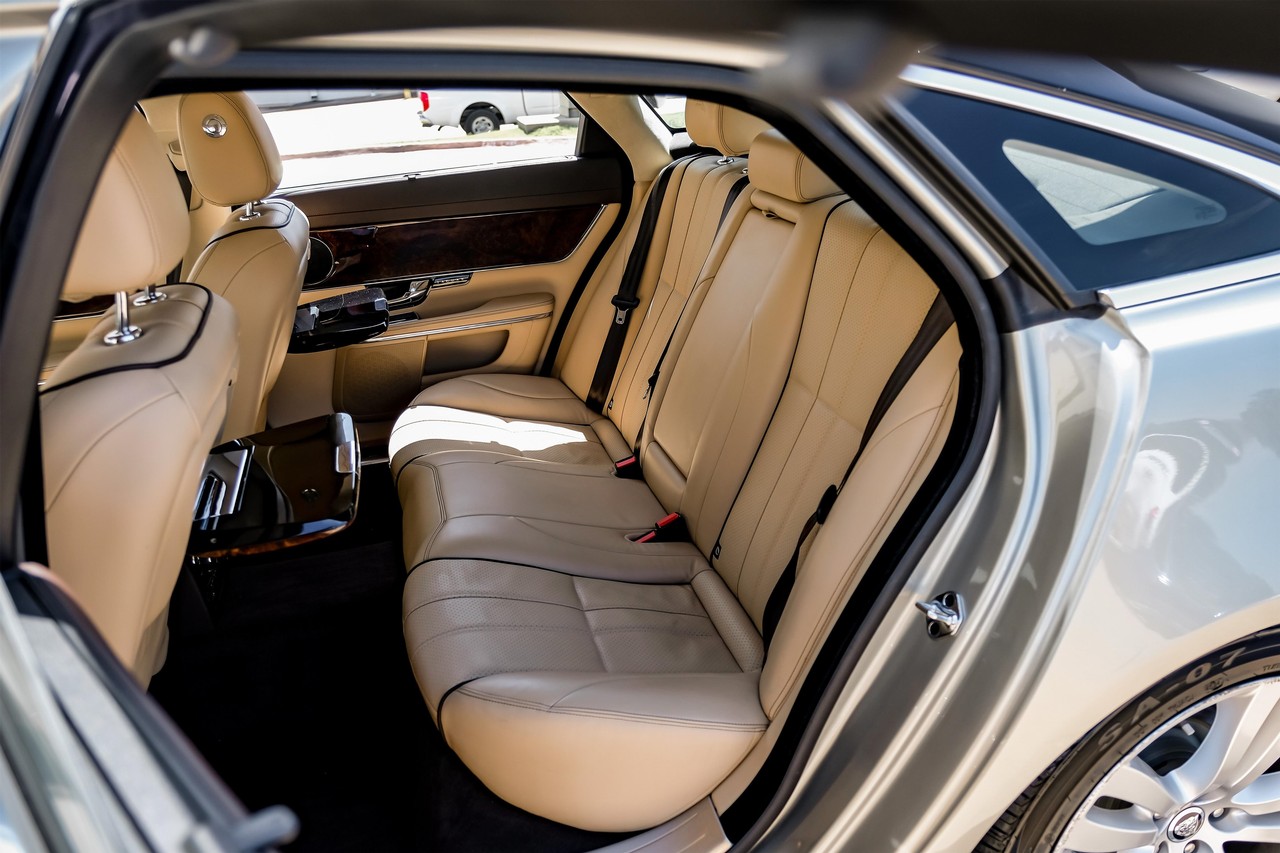 Jaguar XJ Vehicle Main Gallery Image 34