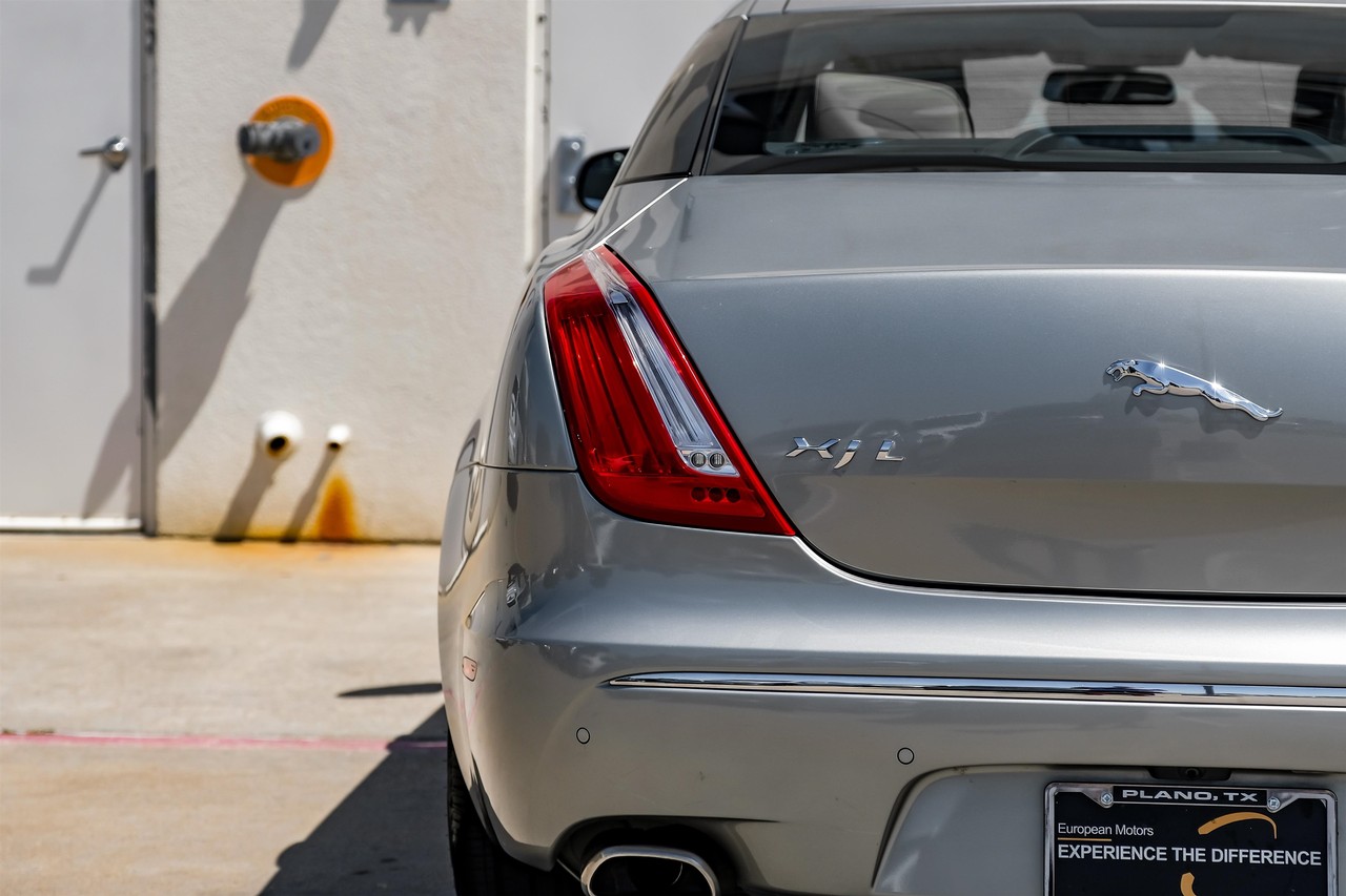 Jaguar XJ Vehicle Main Gallery Image 41