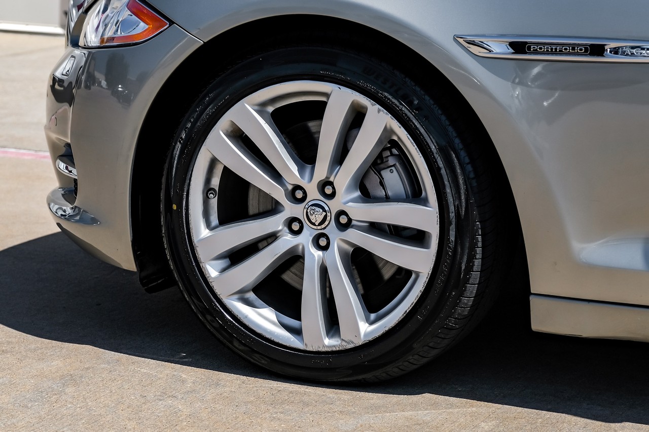 Jaguar XJ Vehicle Main Gallery Image 47