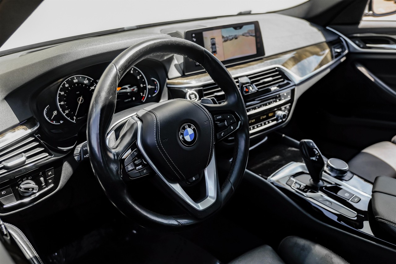 BMW 5 Series Vehicle Main Gallery Image 03
