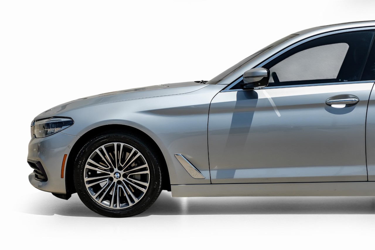BMW 5 Series Vehicle Main Gallery Image 13