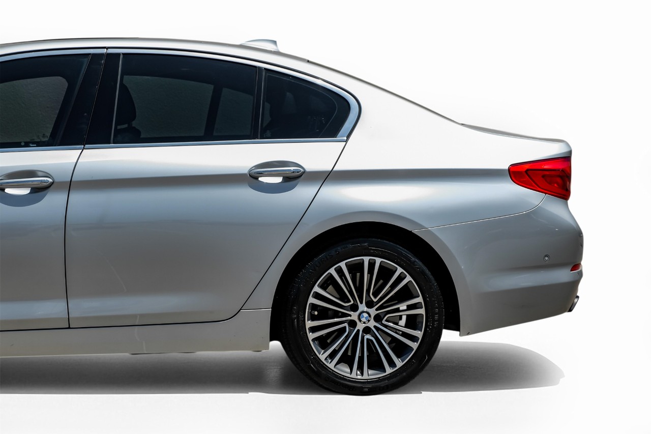 BMW 5 Series Vehicle Main Gallery Image 14