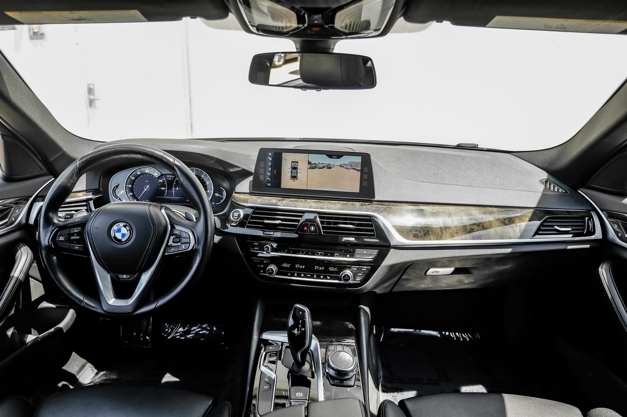 BMW 5 Series Vehicle Main Gallery Image 16