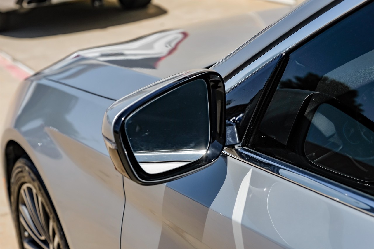 BMW 5 Series Vehicle Main Gallery Image 33