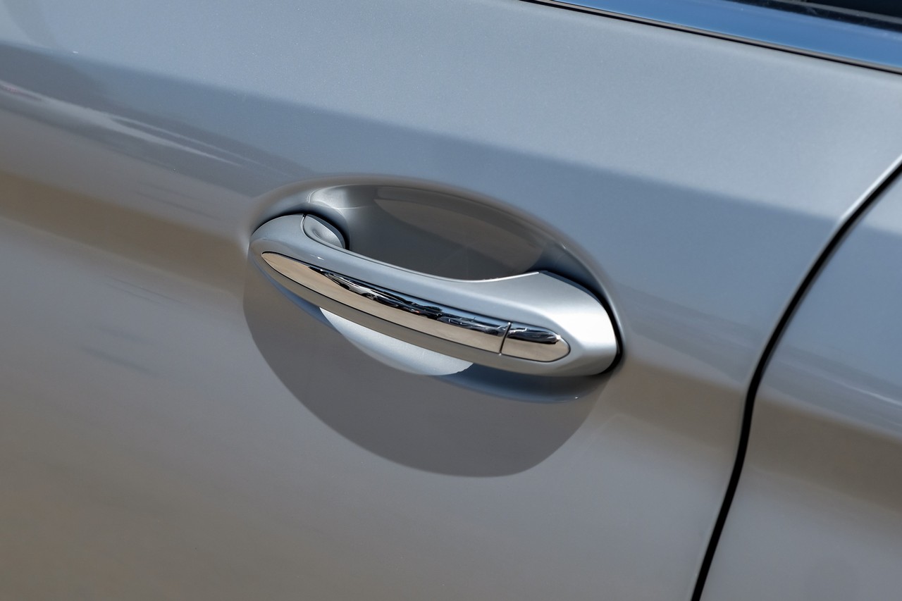 BMW 5 Series Vehicle Main Gallery Image 34