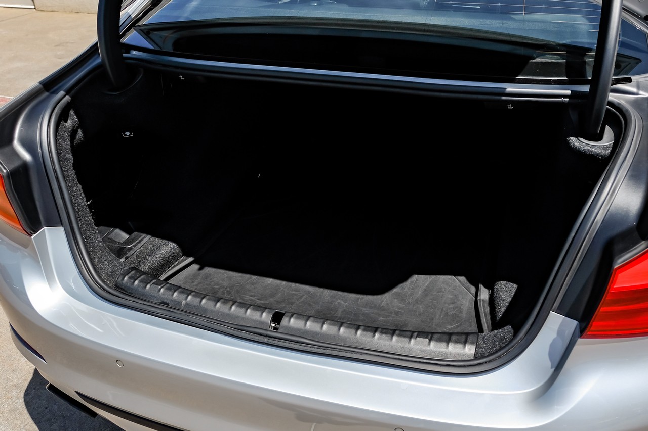 BMW 5 Series Vehicle Main Gallery Image 42