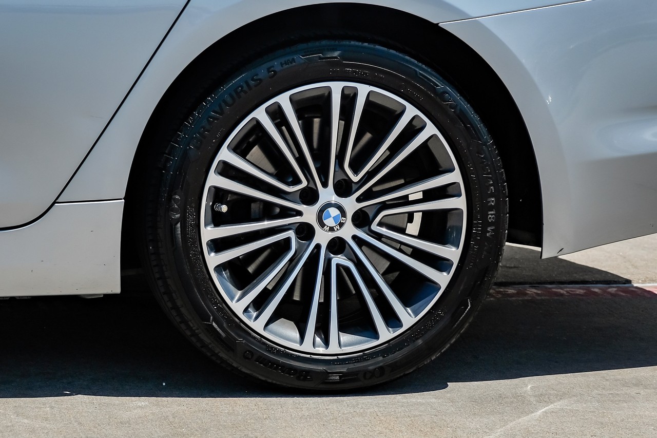 BMW 5 Series Vehicle Main Gallery Image 48