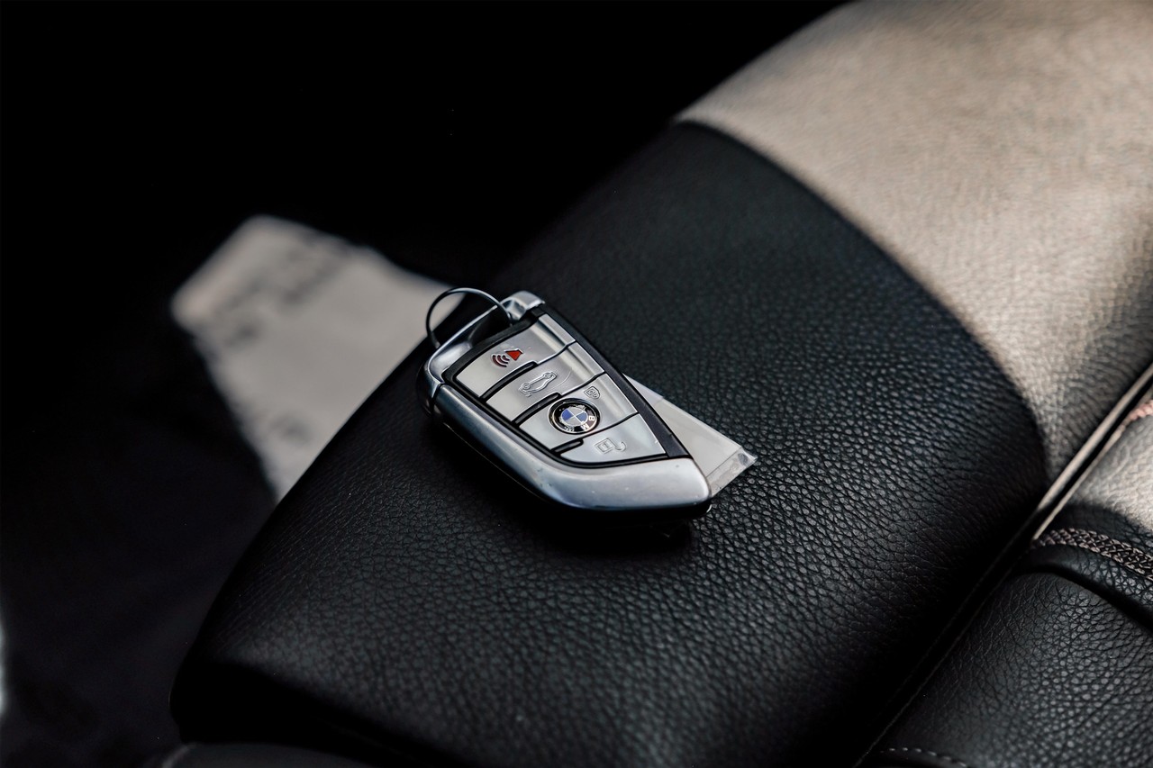 BMW 5 Series Vehicle Main Gallery Image 49