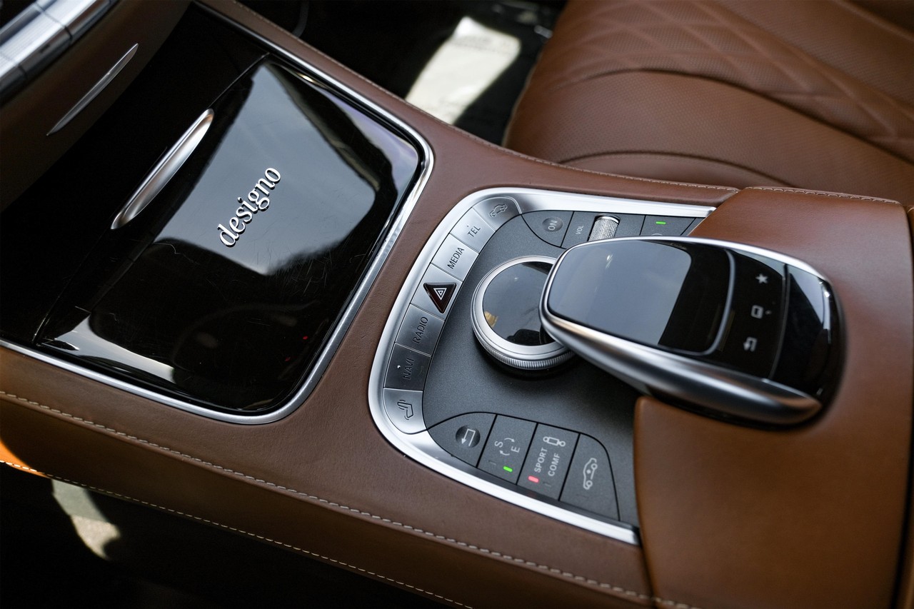 Mercedes-Benz S 550 Vehicle Main Gallery Image 23