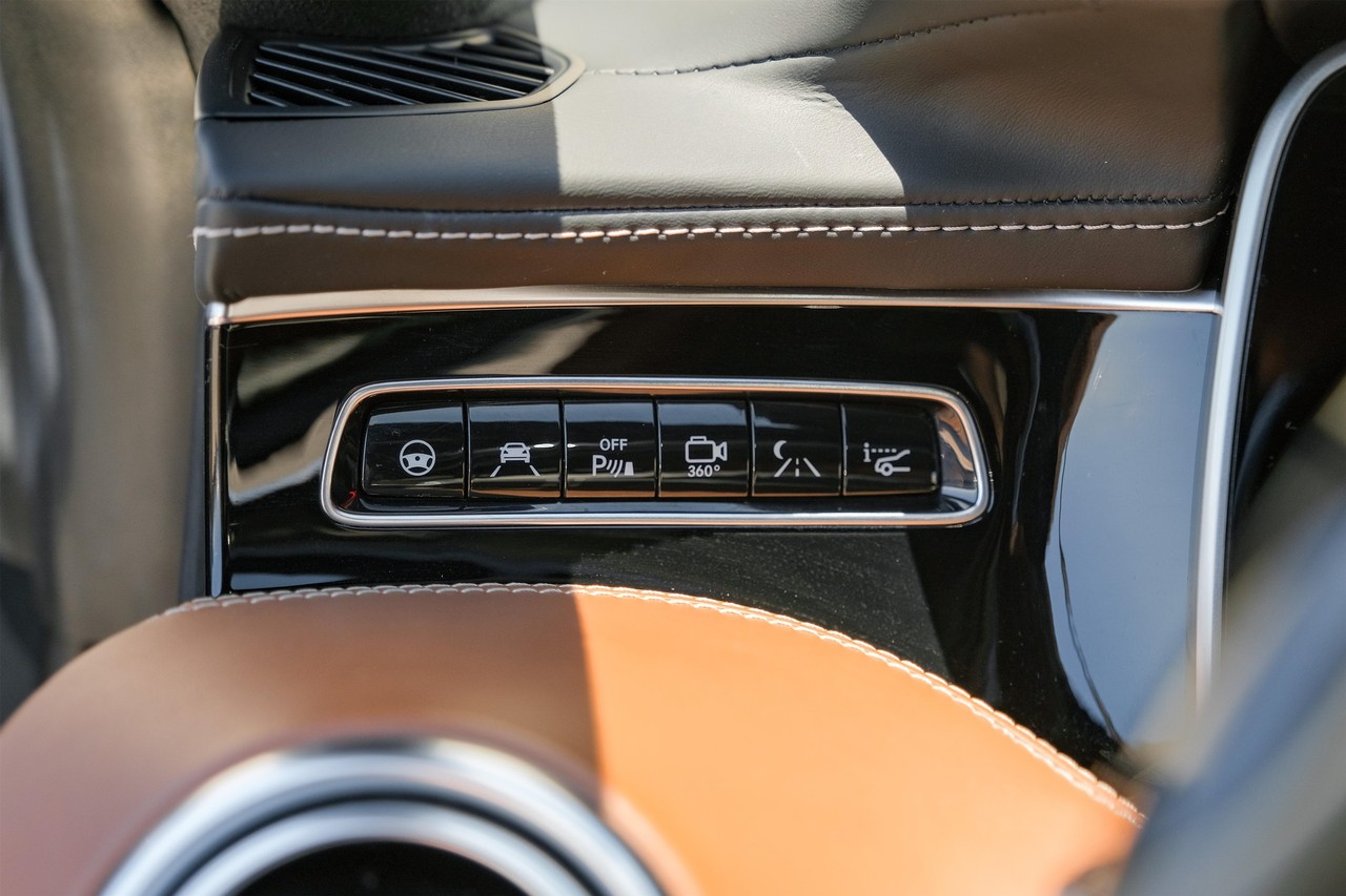 Mercedes-Benz S 550 Vehicle Main Gallery Image 24