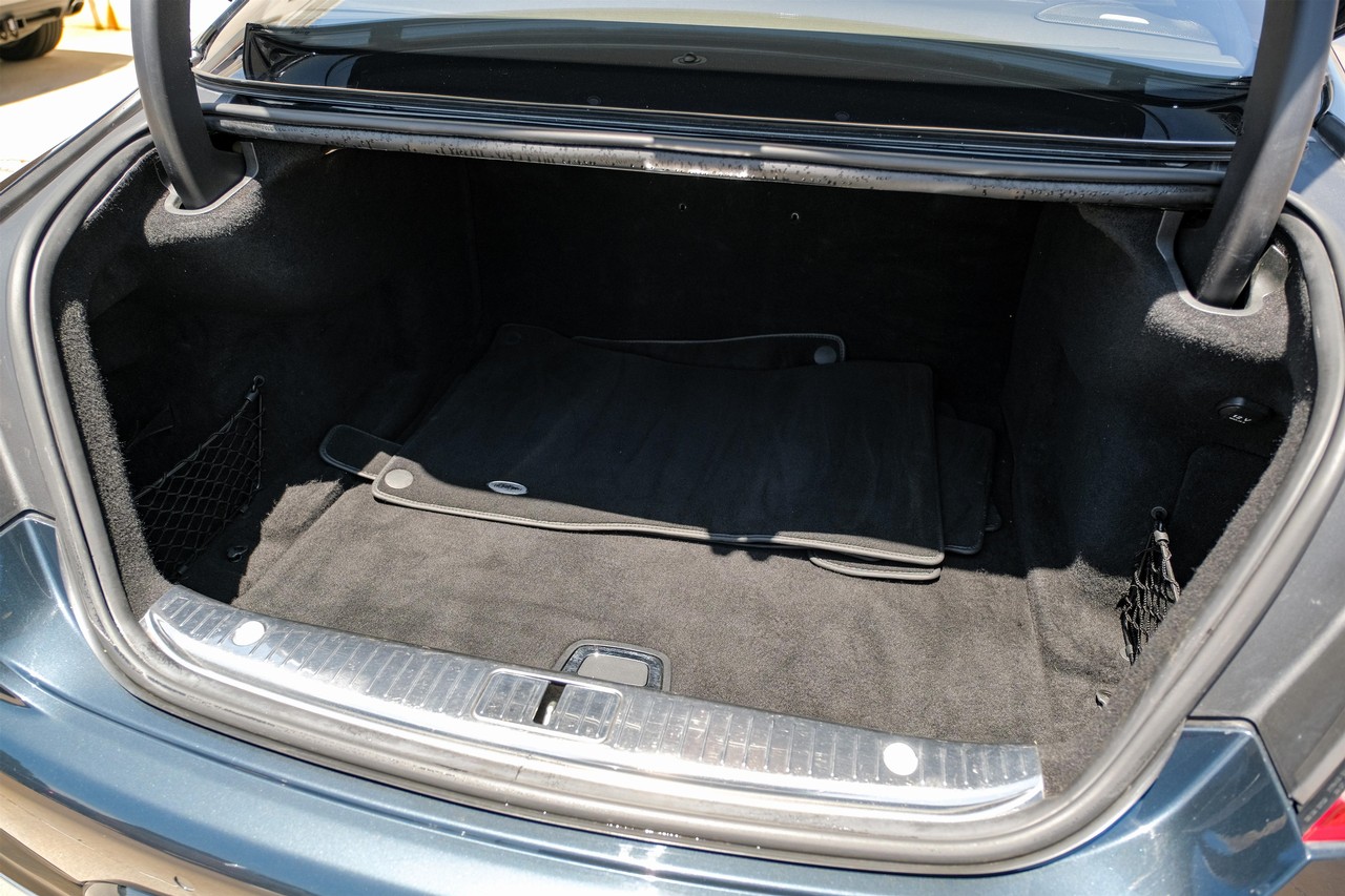 Mercedes-Benz S 550 Vehicle Main Gallery Image 37