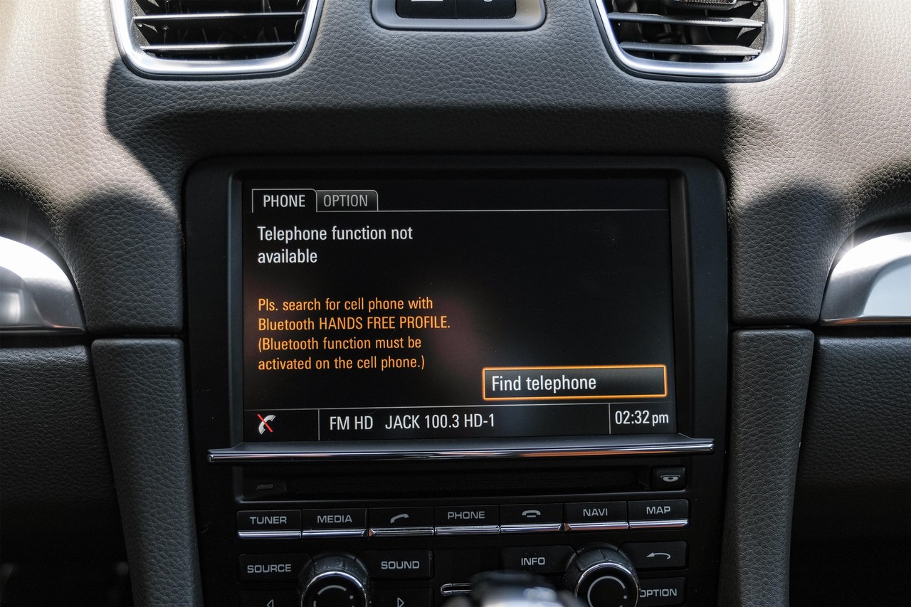 Porsche Cayman Vehicle Main Gallery Image 23