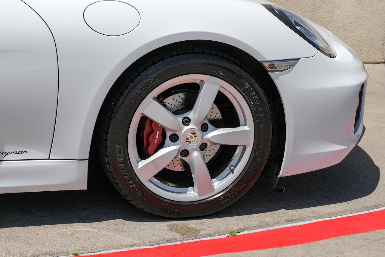 Porsche Cayman Vehicle Main Gallery Image 38