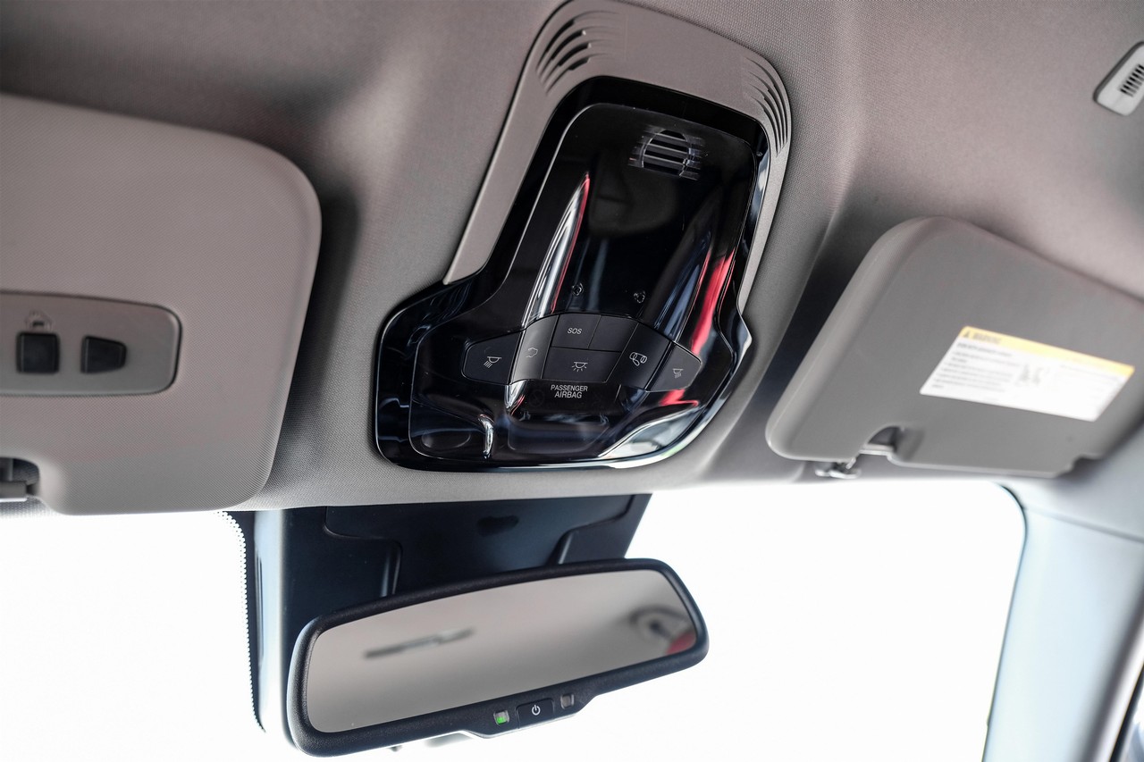 Alfa Romeo Stelvio Vehicle Main Gallery Image 25