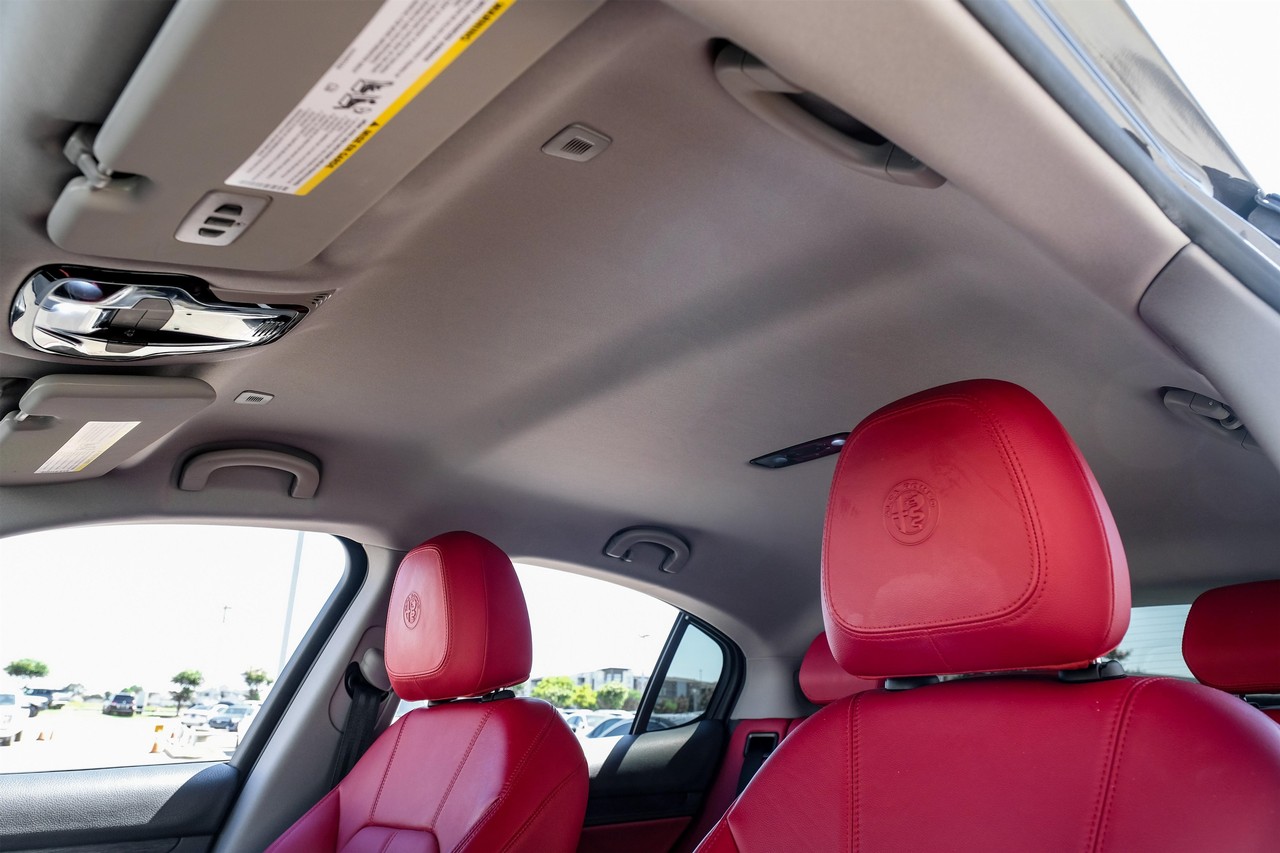 Alfa Romeo Stelvio Vehicle Main Gallery Image 30