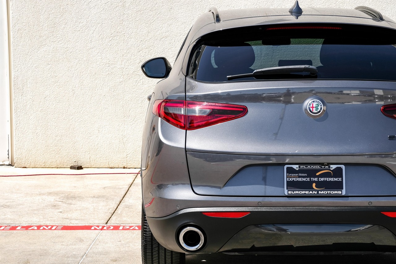Alfa Romeo Stelvio Vehicle Main Gallery Image 45