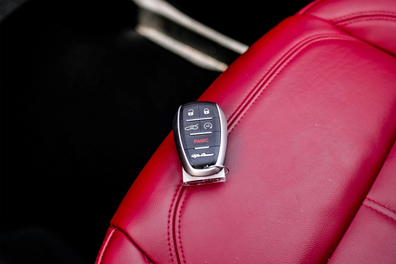 Alfa Romeo Stelvio Vehicle Main Gallery Image 51
