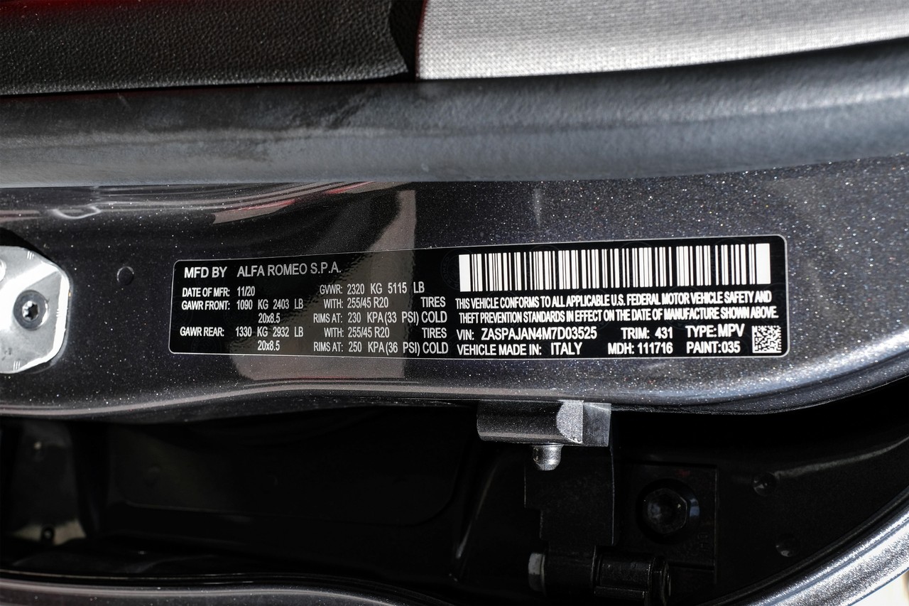 Alfa Romeo Stelvio Vehicle Main Gallery Image 52