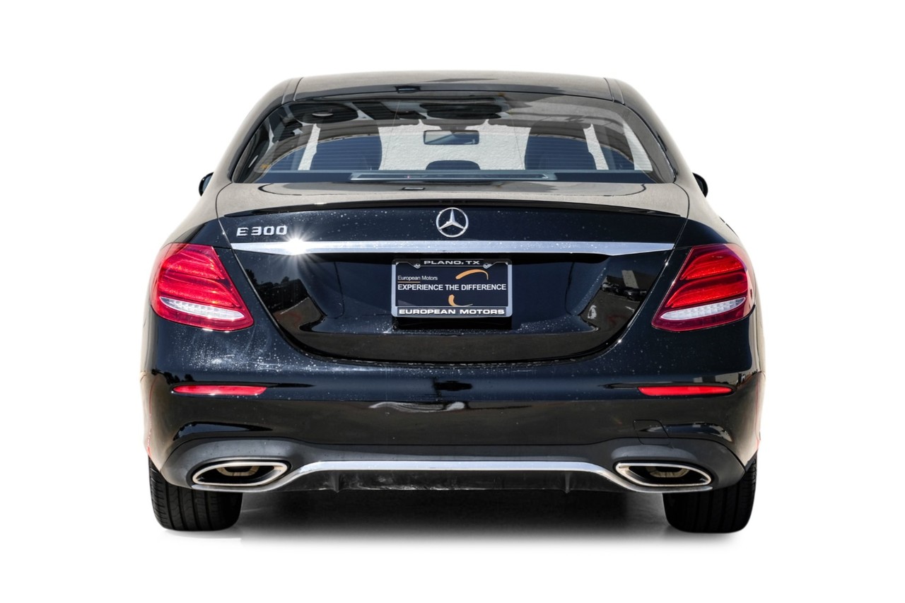 Mercedes-Benz E 300 Vehicle Main Gallery Image 09