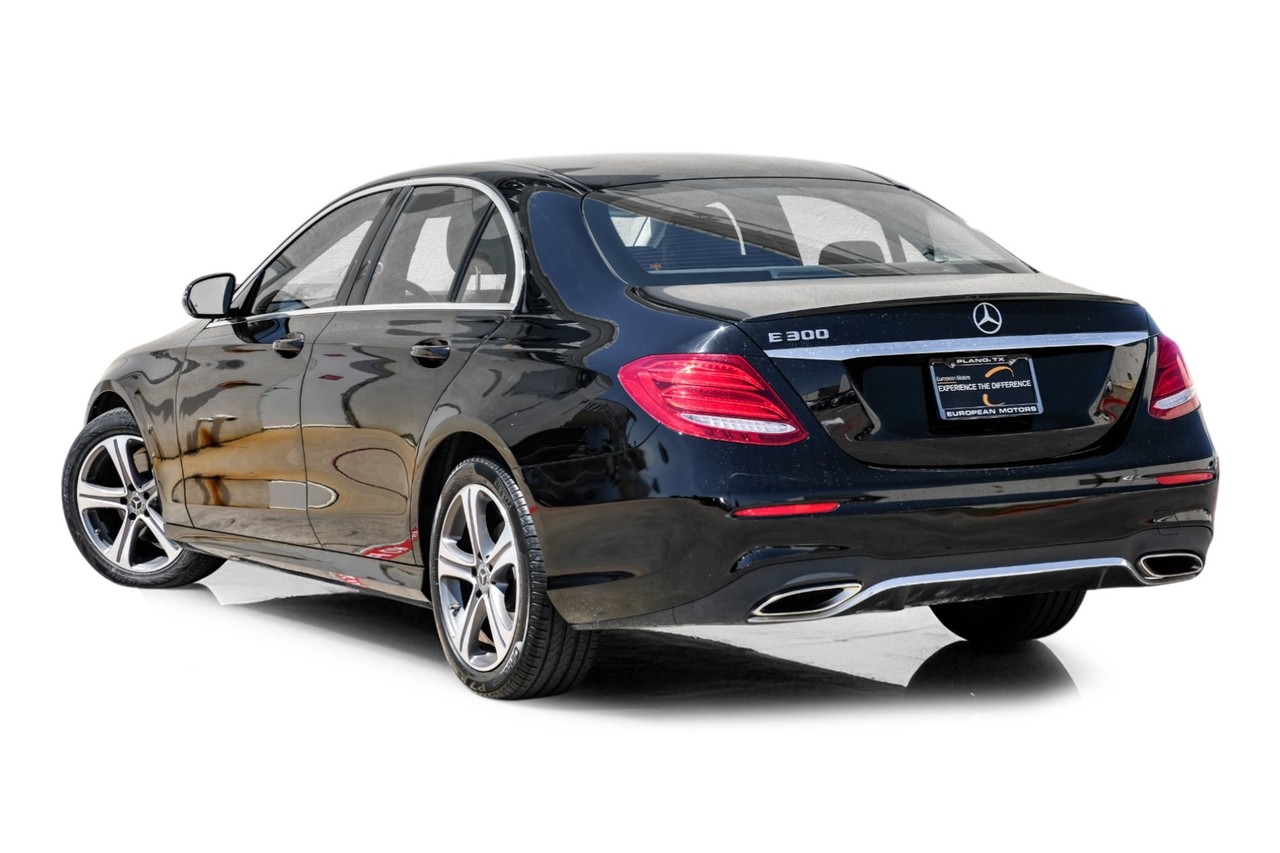 Mercedes-Benz E 300 Vehicle Main Gallery Image 10
