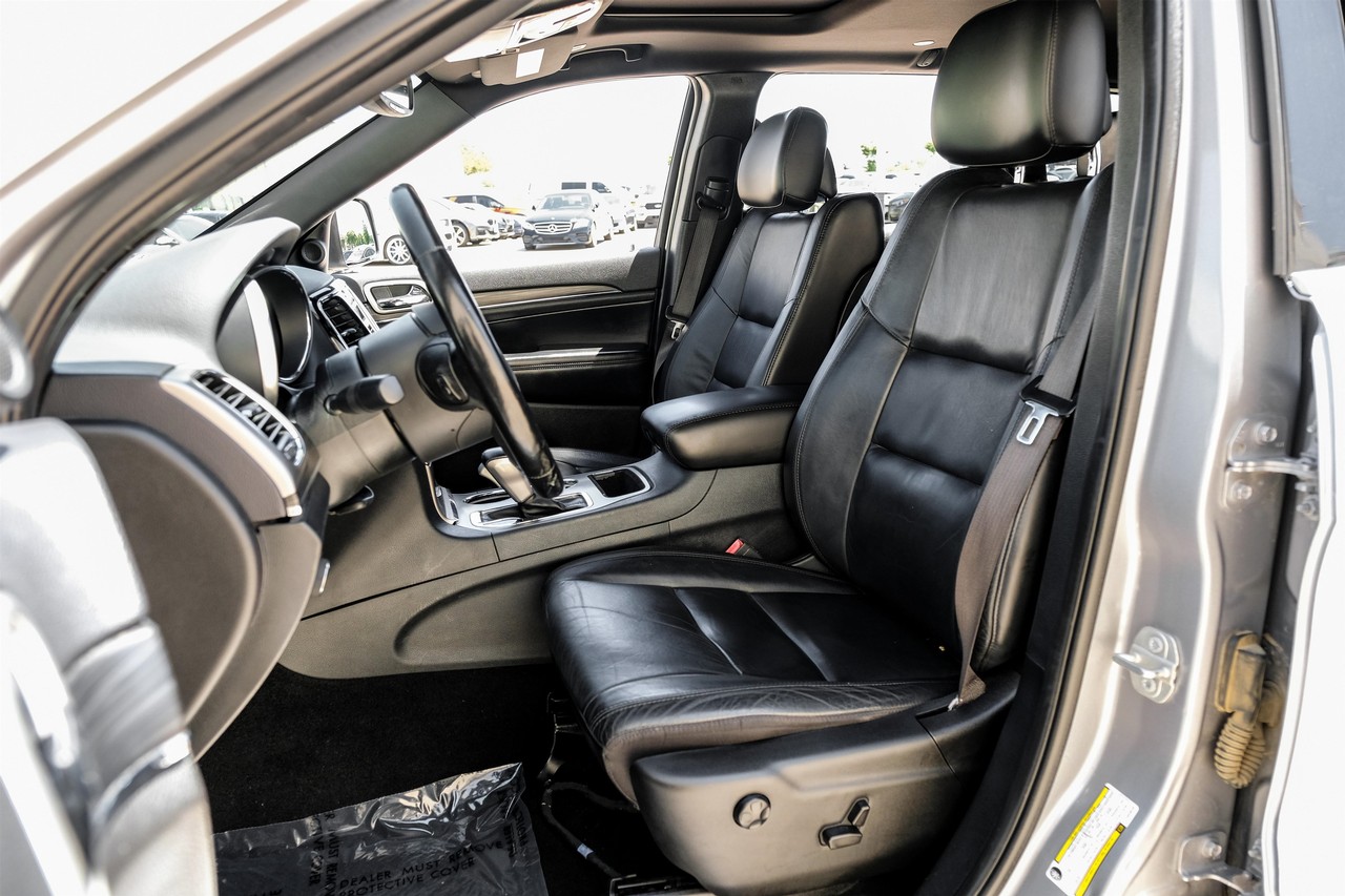 Jeep Grand Cherokee Vehicle Main Gallery Image 04