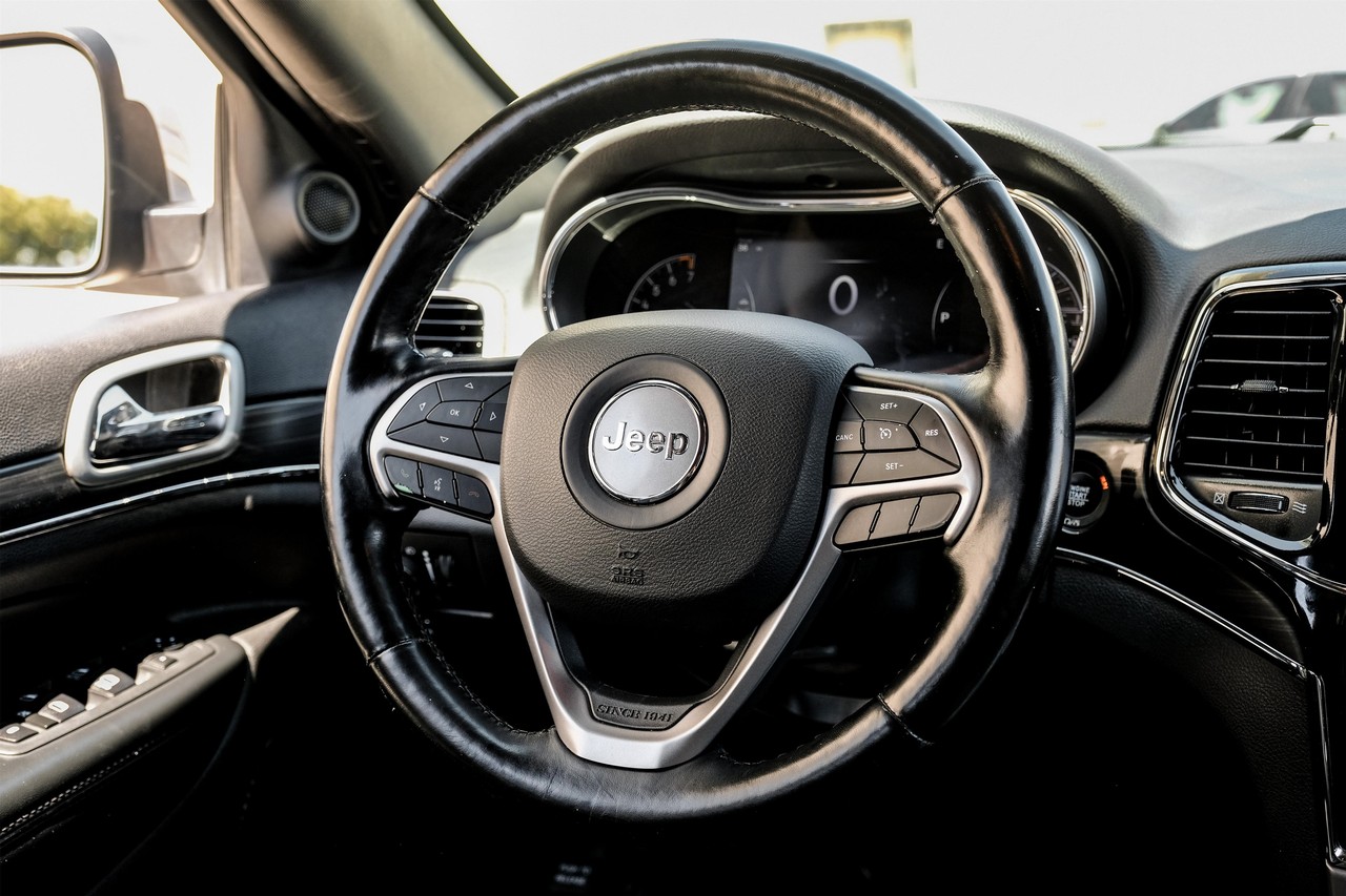 Jeep Grand Cherokee Vehicle Main Gallery Image 17