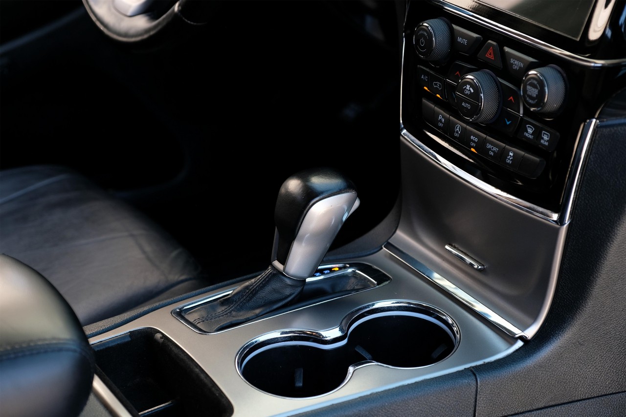 Jeep Grand Cherokee Vehicle Main Gallery Image 24