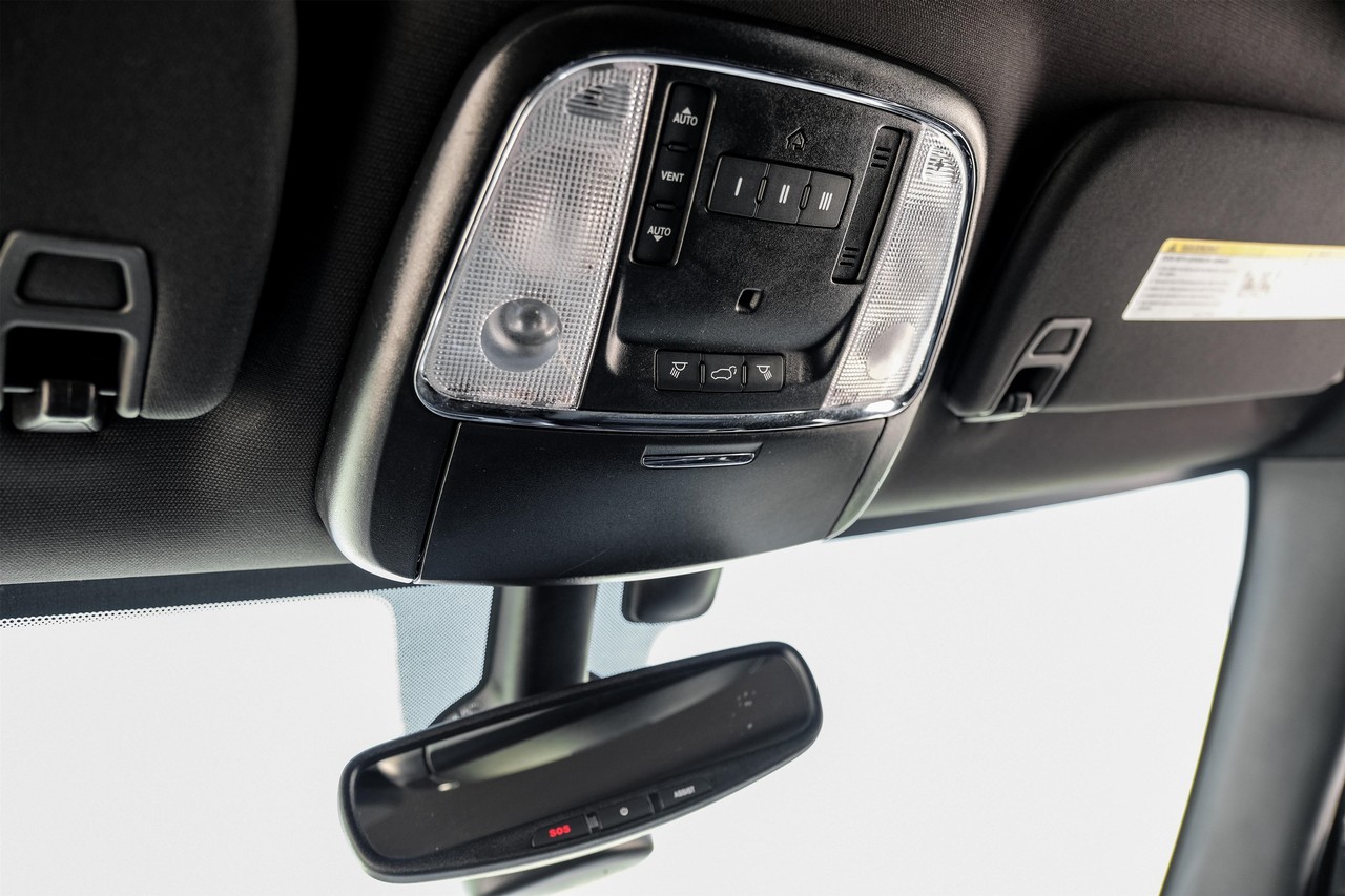 Jeep Grand Cherokee Vehicle Main Gallery Image 27