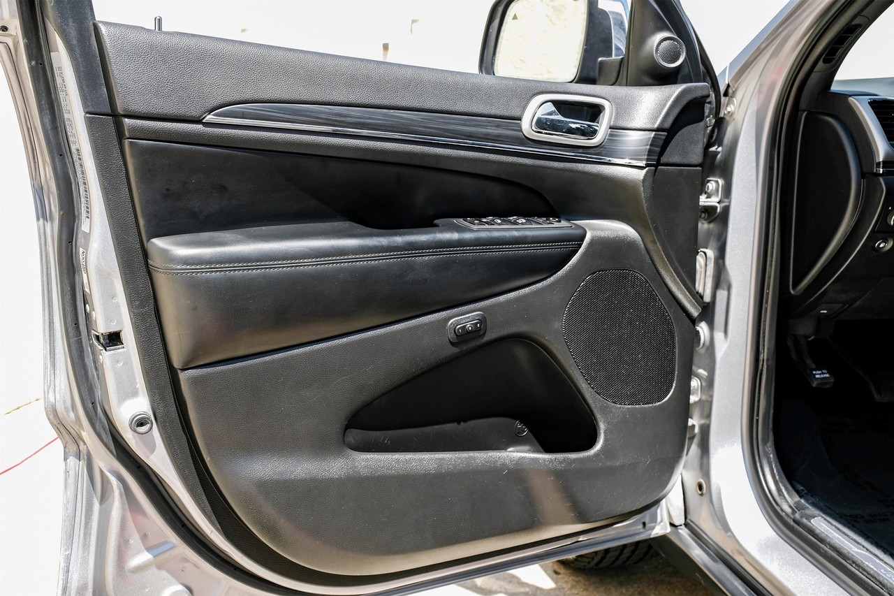 Jeep Grand Cherokee Vehicle Main Gallery Image 39