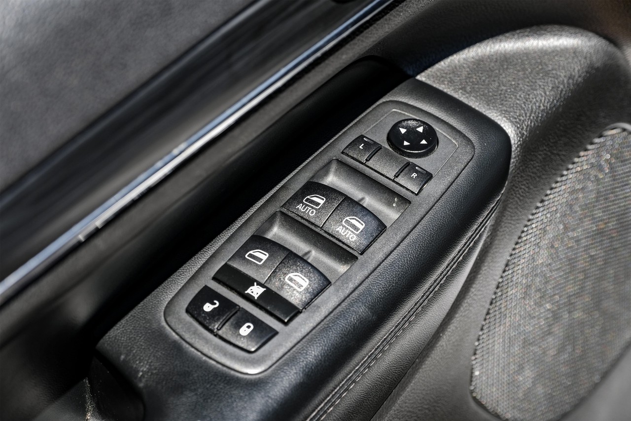 Jeep Grand Cherokee Vehicle Main Gallery Image 40